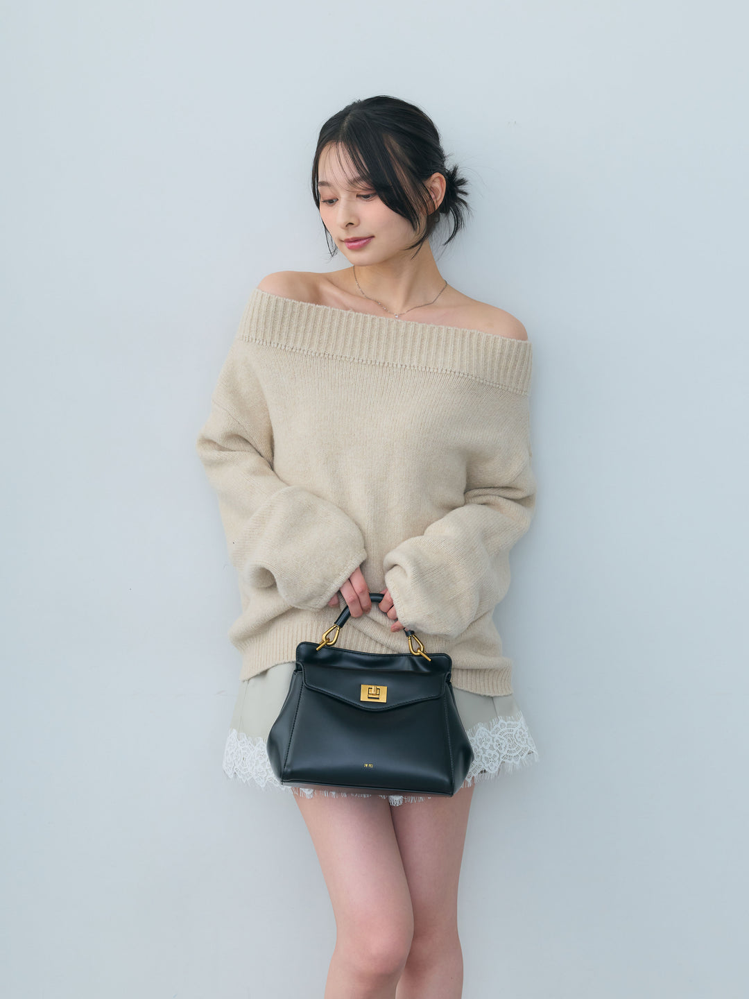 レースデザインレザーショートパンツ