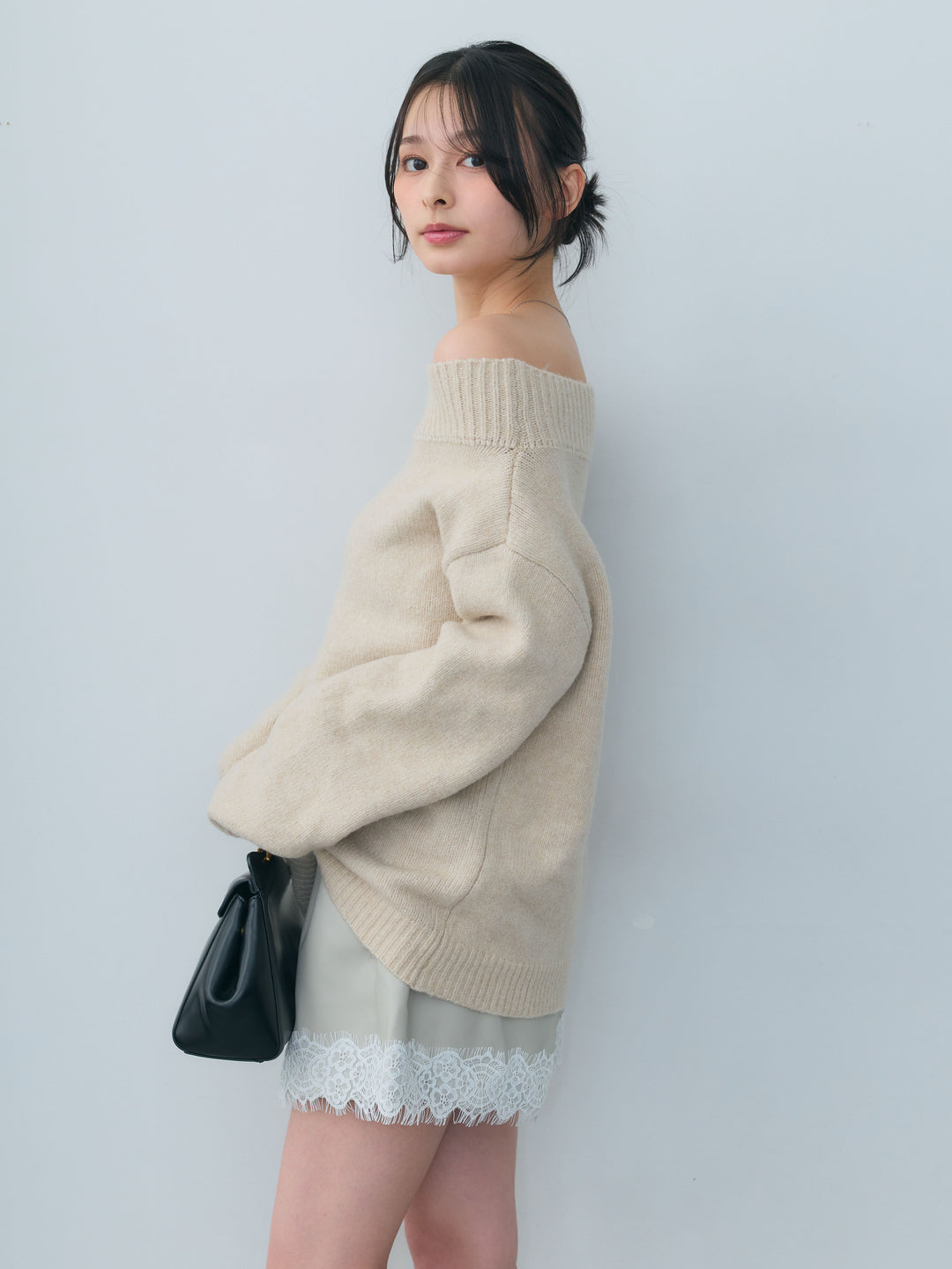 レースデザインレザーショートパンツ
