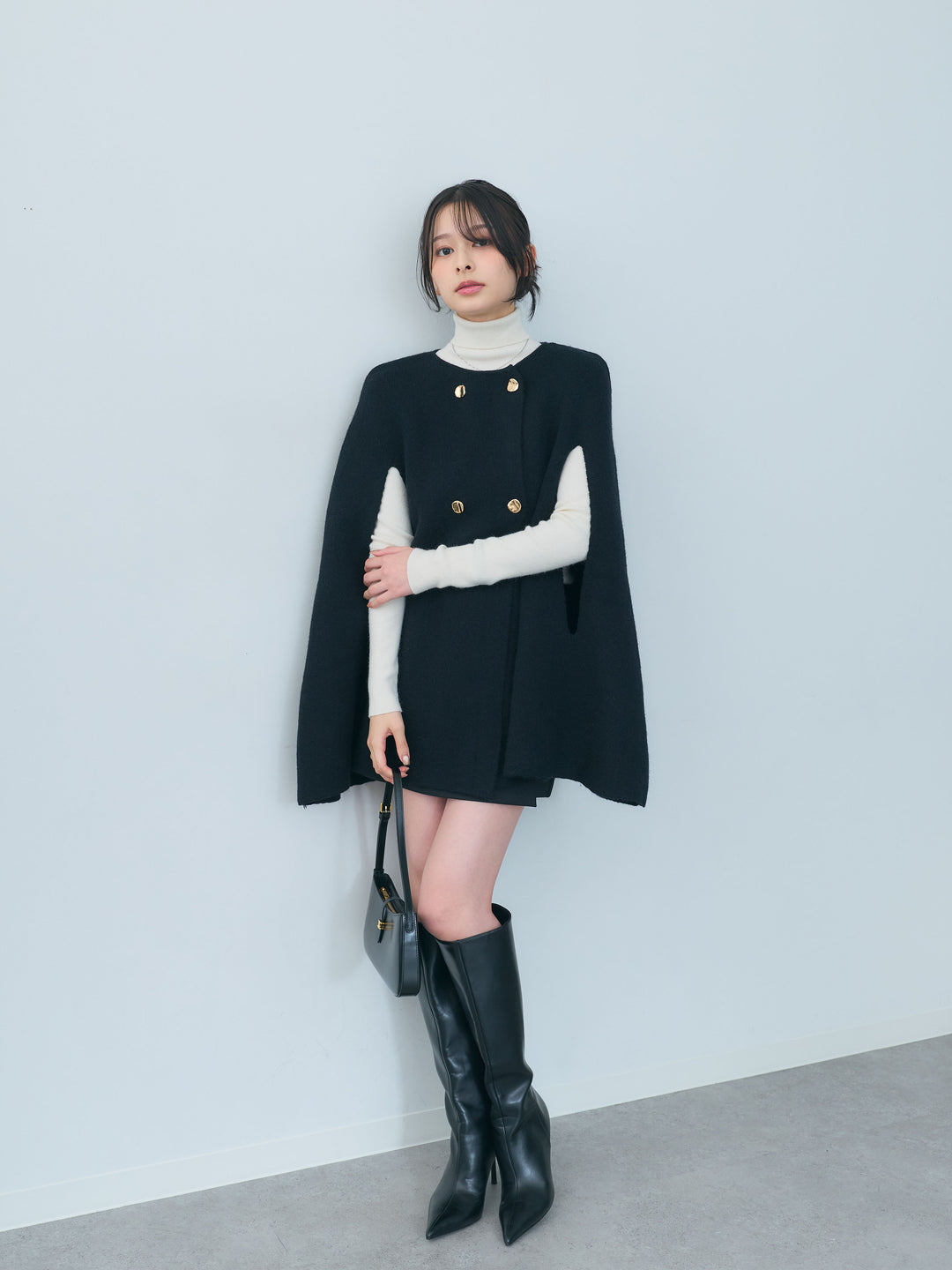 ニュアンスゴールドボタンニットケープコート
