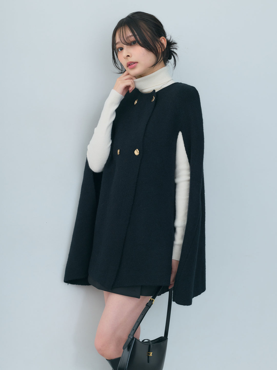 ニュアンスゴールドボタンニットケープコート