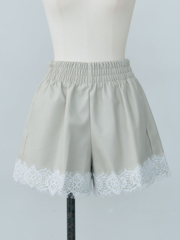 レースデザインレザーショートパンツ