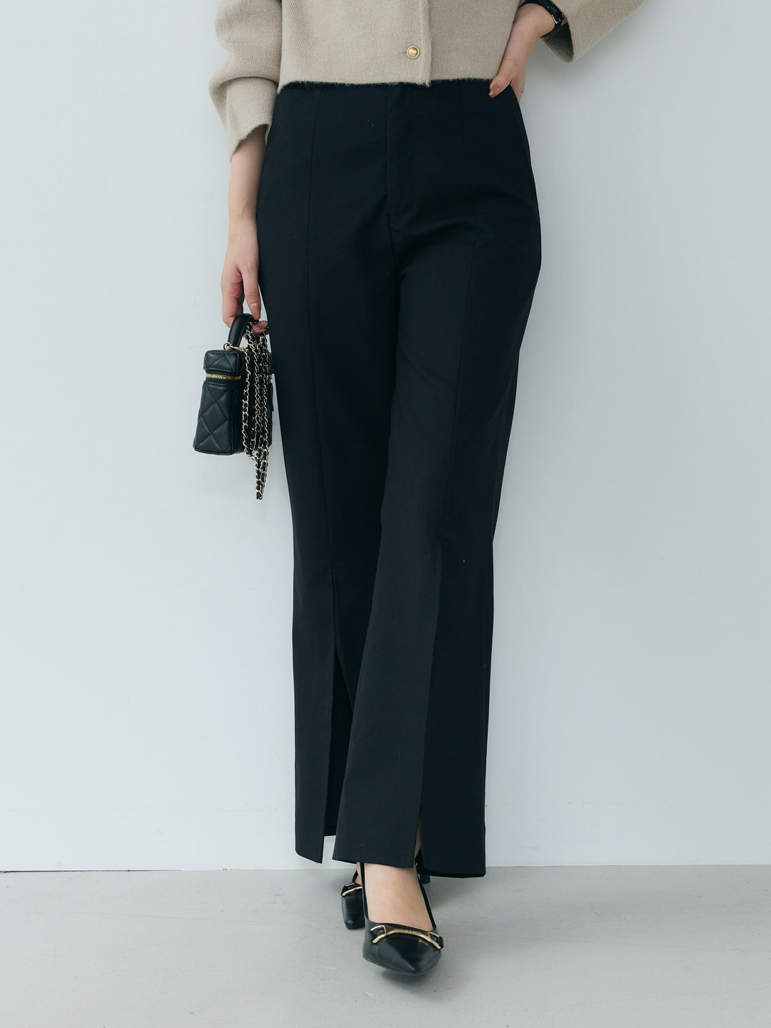 【Essential】Front slit semi-flare pants