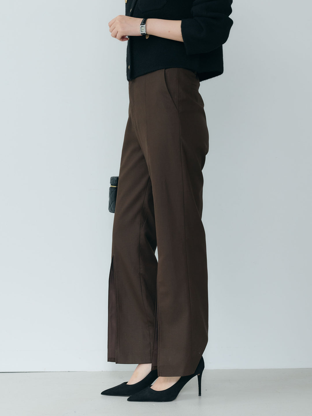 【Essential】Front slit semi-flare pants