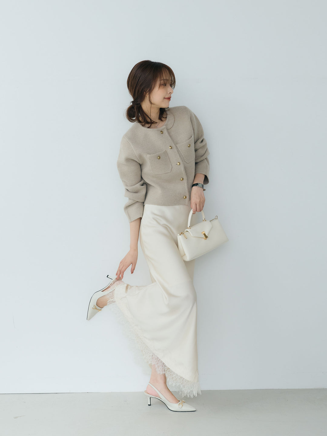 【SET】【Essential】Gold button short knit jacket+裾レースAラインサテンスカート(2set)