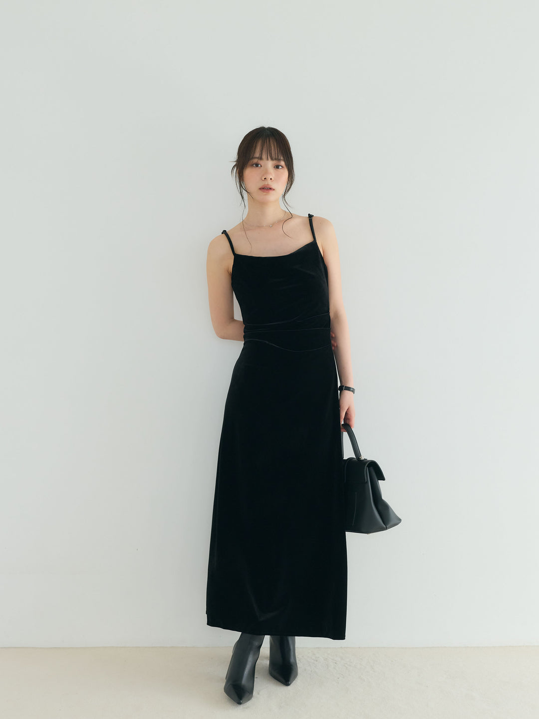 シンプルネックギャザーベロアワンピース