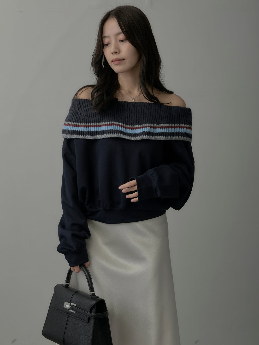 【SET】配色ボーダースウェットオフショルトップス+ヘビーサテンAラインスカート(2set)