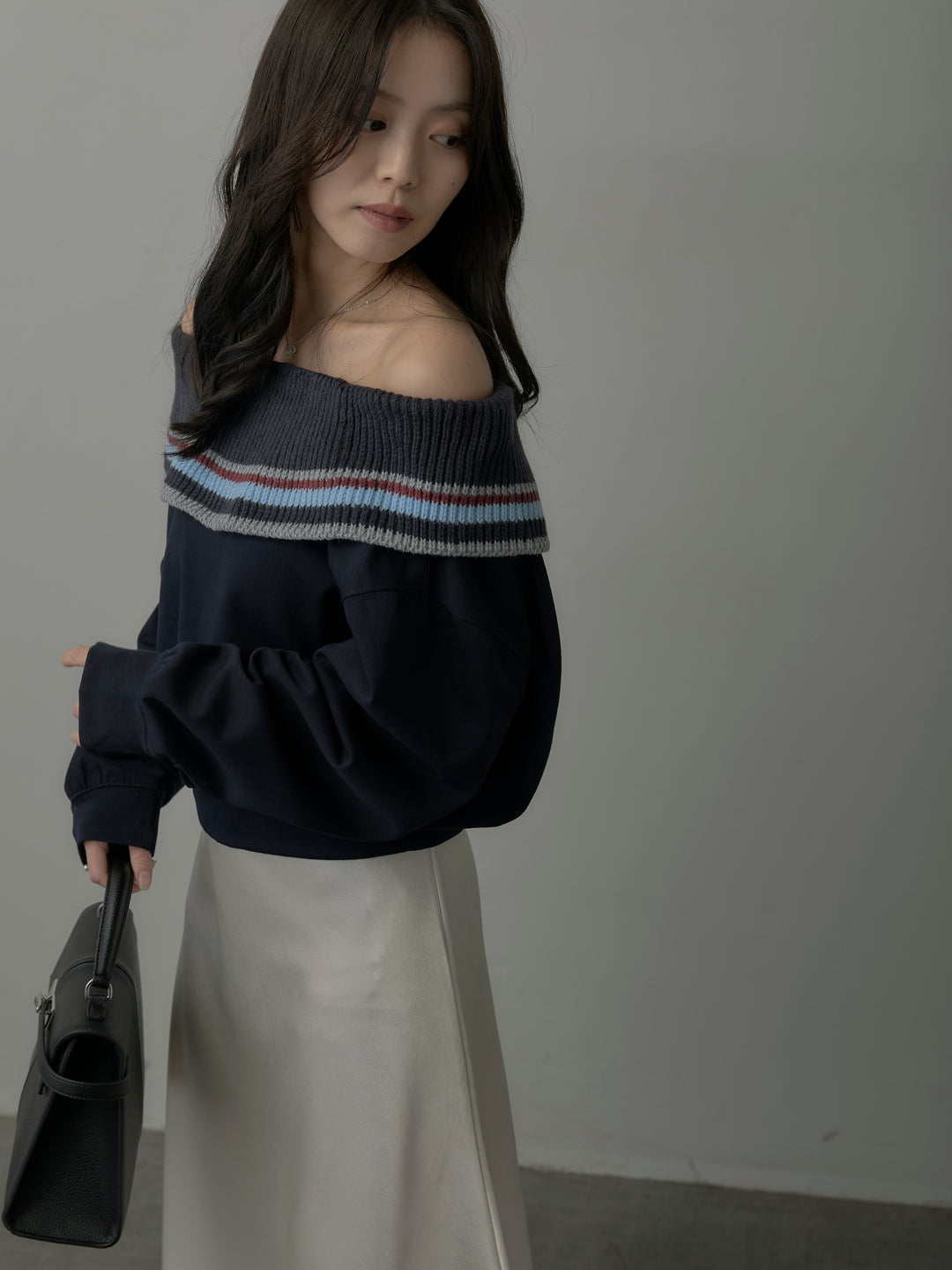 配色ボーダースウェットオフショルトップス
