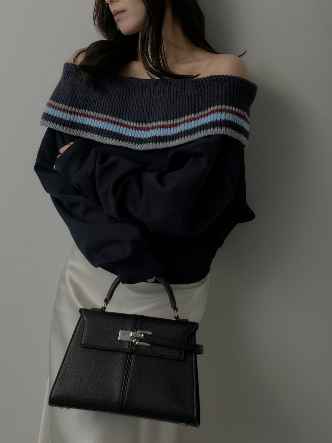 配色ボーダースウェットオフショルトップス