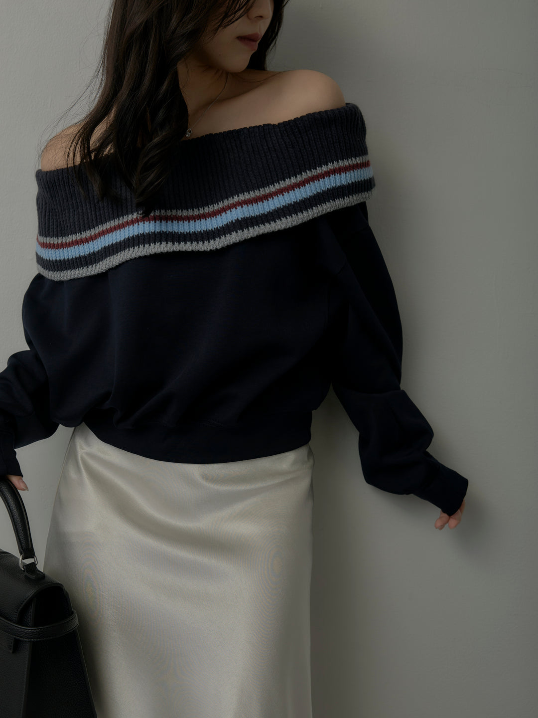 【SET】配色ボーダースウェットオフショルトップス+ヘビーサテンAラインスカート(2set)