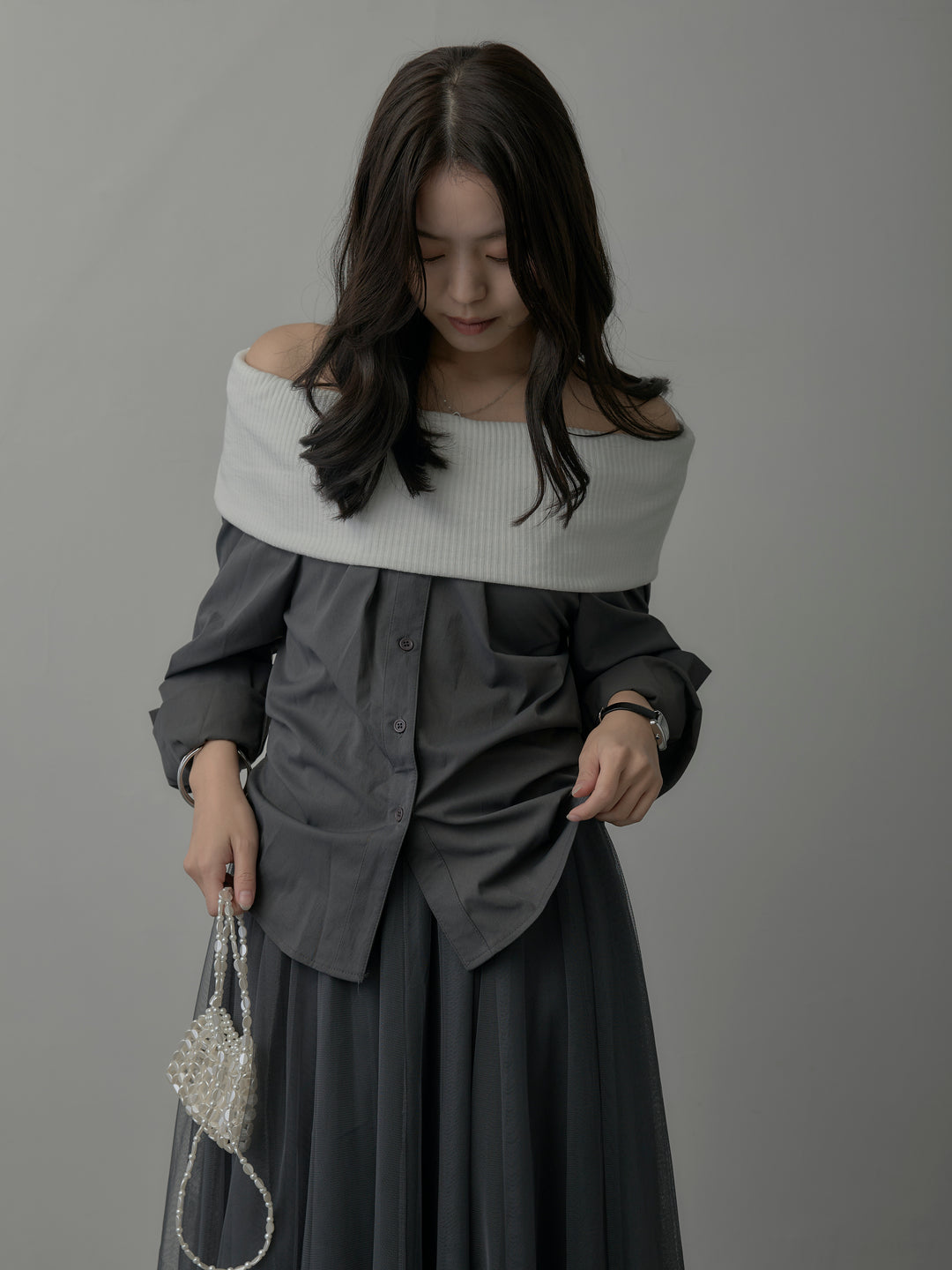 【SET】ニットシャツドッキングオフショルトップス+ニットシャツドッキングオフショルトップス(2set)