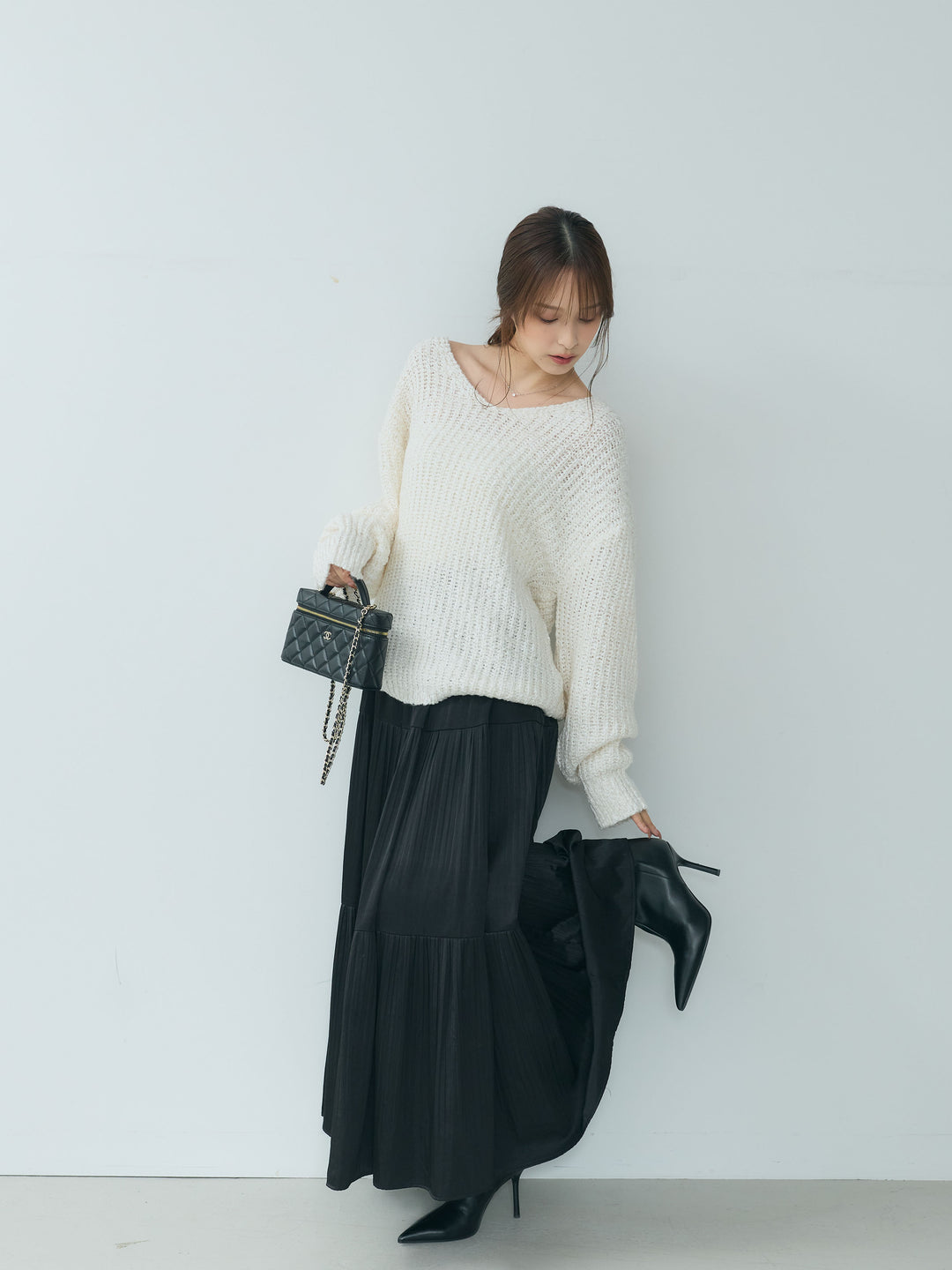 【SET】ランタンヤーンVネックニットプルオーバー+【Essential】Soft sheen tiered flare skirt(2set)