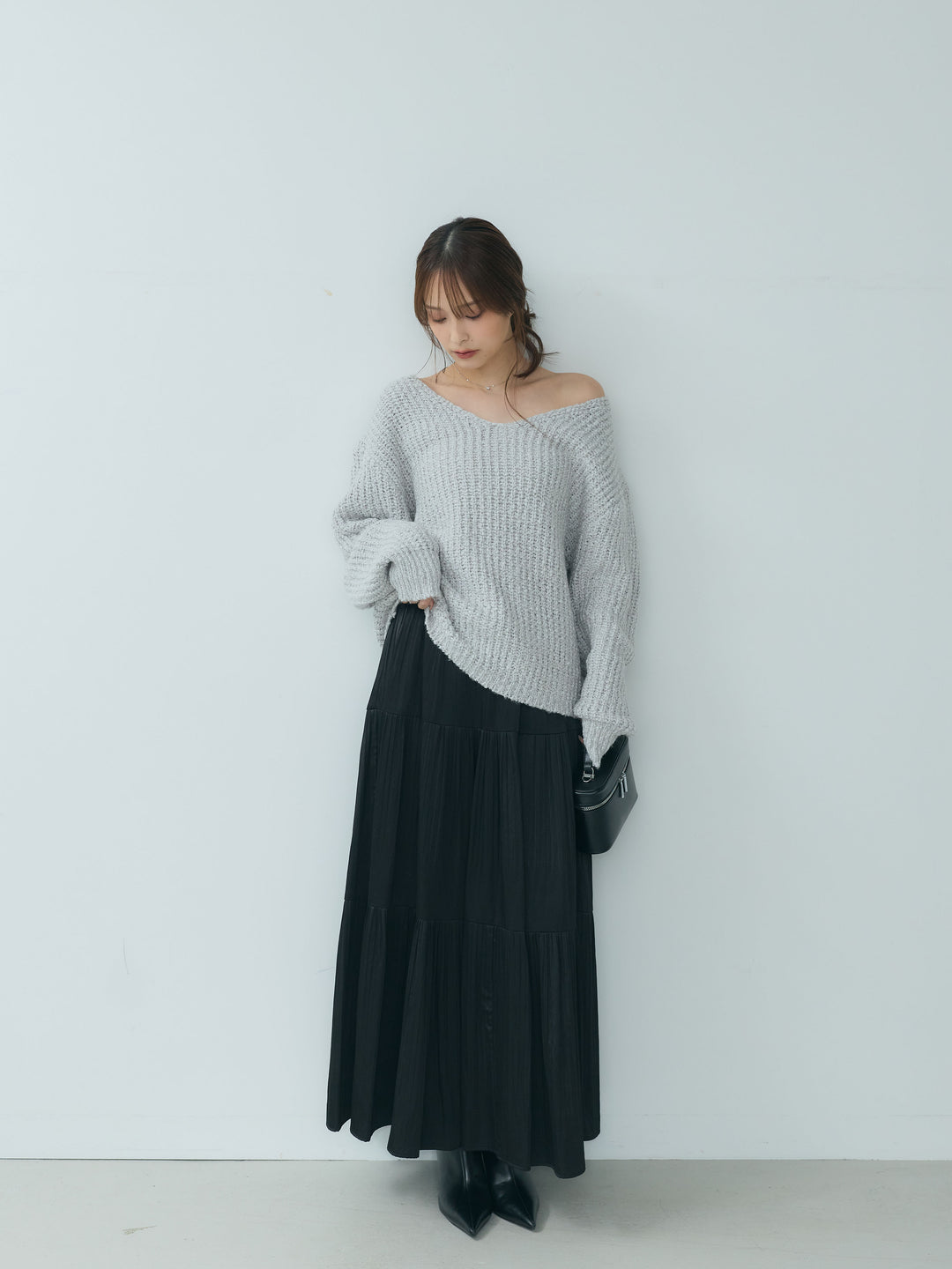 【SET】ランタンヤーンVネックニットプルオーバー+【Essential】Soft sheen tiered flare skirt(2set)