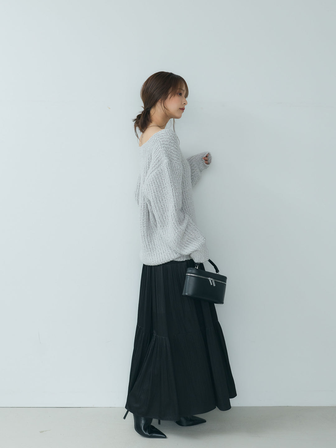【SET】ランタンヤーンVネックニットプルオーバー+【Essential】Soft sheen tiered flare skirt(2set)