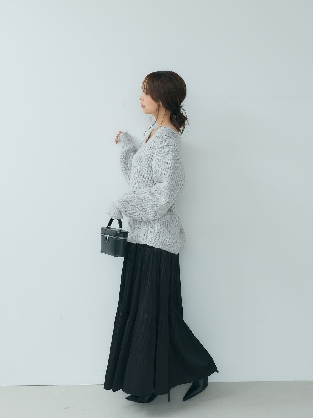 【SET】ランタンヤーンVネックニットプルオーバー+【Essential】Soft sheen tiered flare skirt(2set)