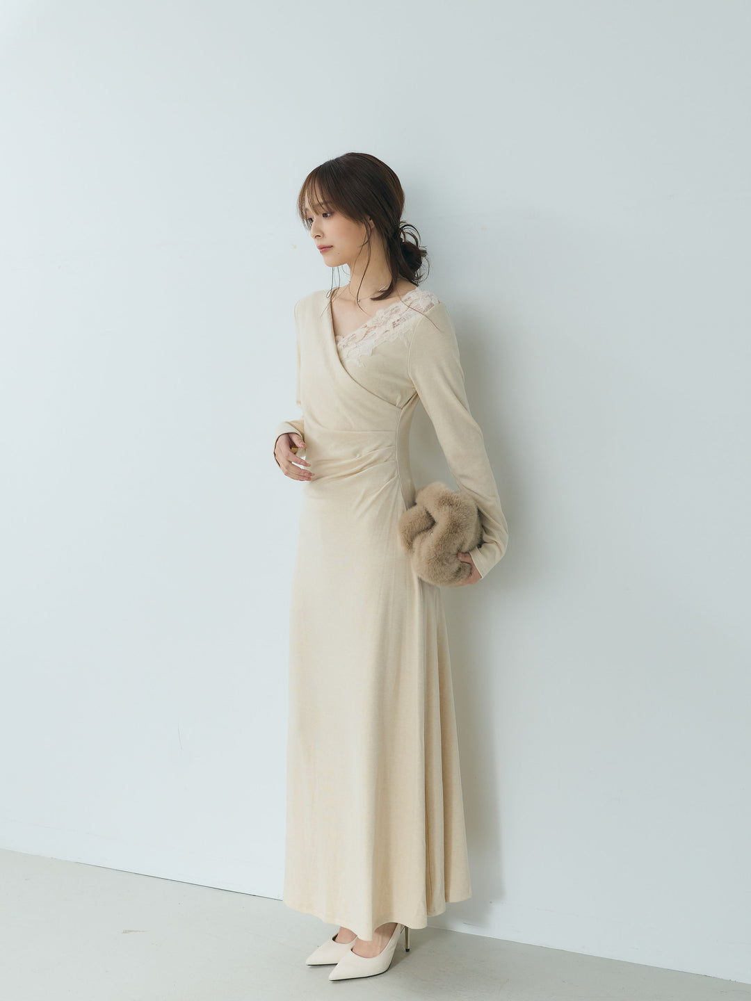 アシンメトリーレースデザインウエストドレープワンピース