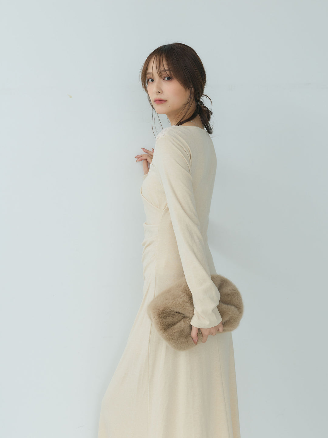 アシンメトリーレースデザインウエストドレープワンピース