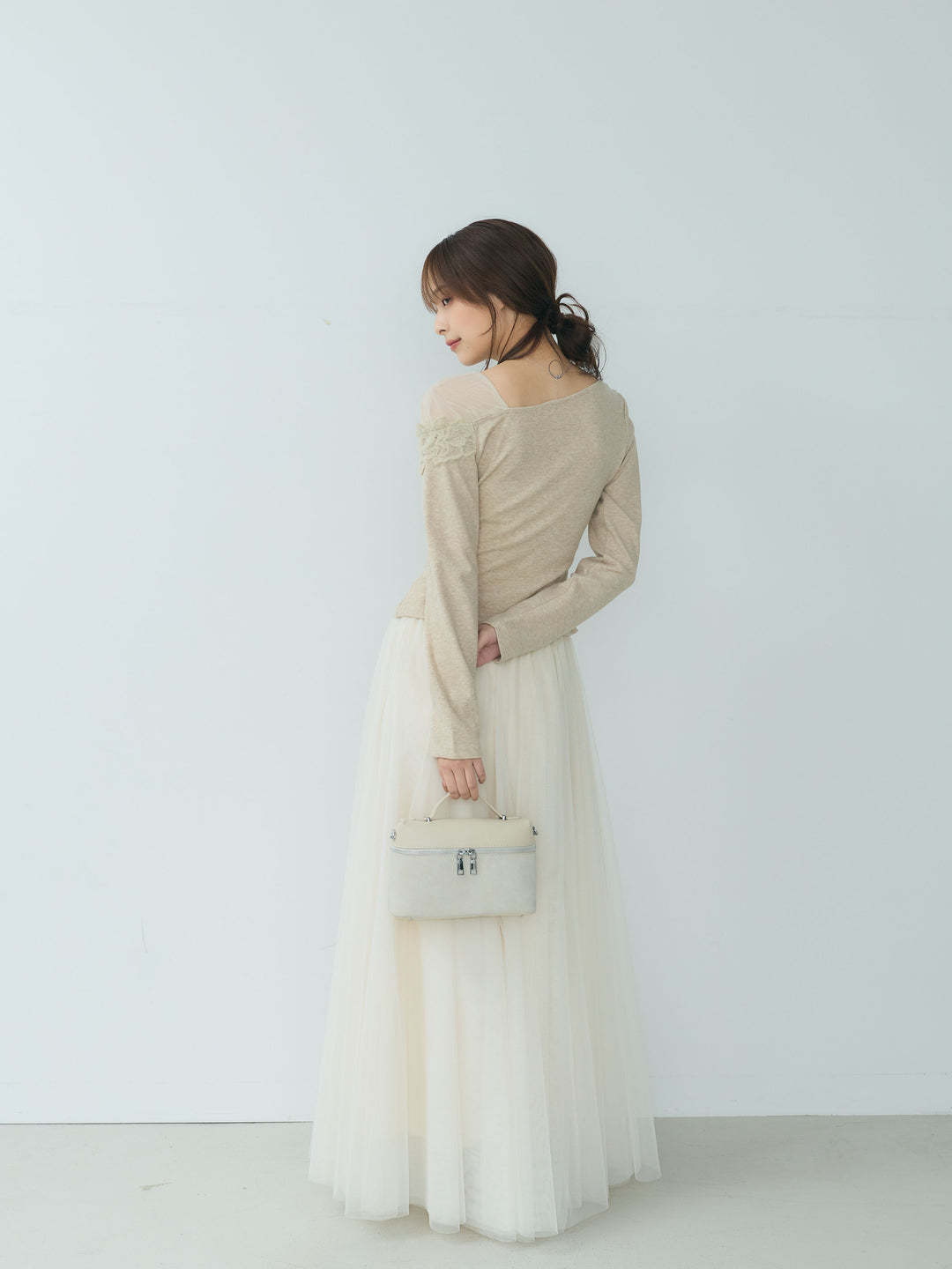 【SET】アシンメトリーチュールドッキングフェザーレースデザインカットソー+ボリュームチュールスカート(2set)