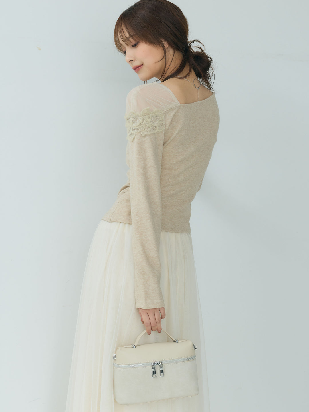 【SET】アシンメトリーチュールドッキングフェザーレースデザインカットソー+ボリュームチュールスカート(2set)