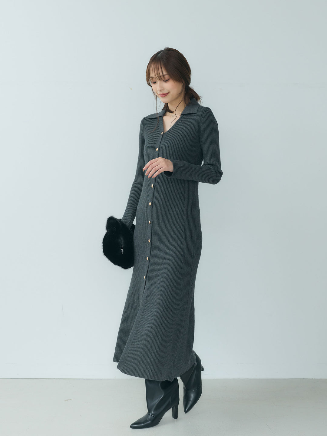ゴールドボタンスキッパーリブニットワンピース