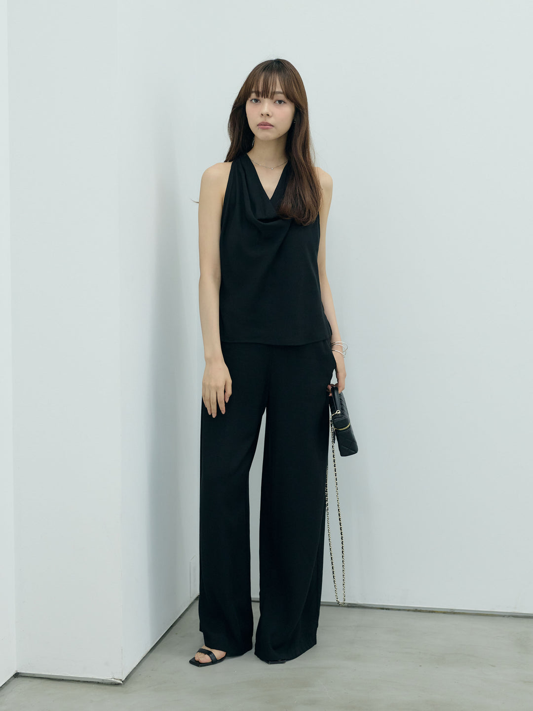 【Luxe series】ソフトタッチドレープノースリトップス&ソフトタッチボタンデザインストレートパンツSET UP
