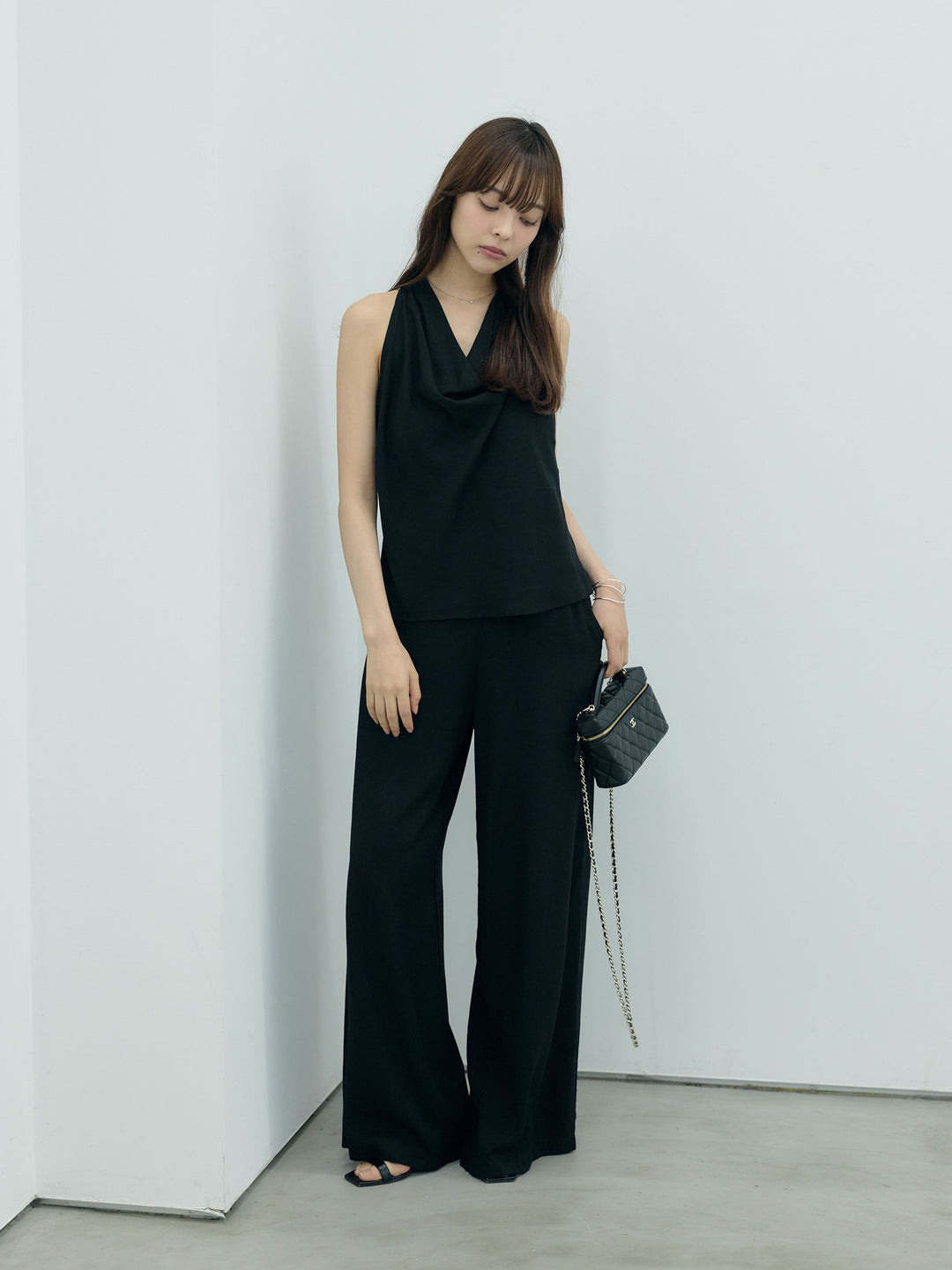 【Luxe series】ソフトタッチドレープノースリトップス&ソフトタッチボタンデザインストレートパンツSET UP
