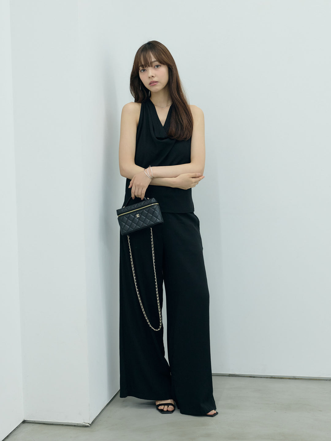 【Luxe series】ソフトタッチドレープノースリトップス&ソフトタッチボタンデザインストレートパンツSET UP