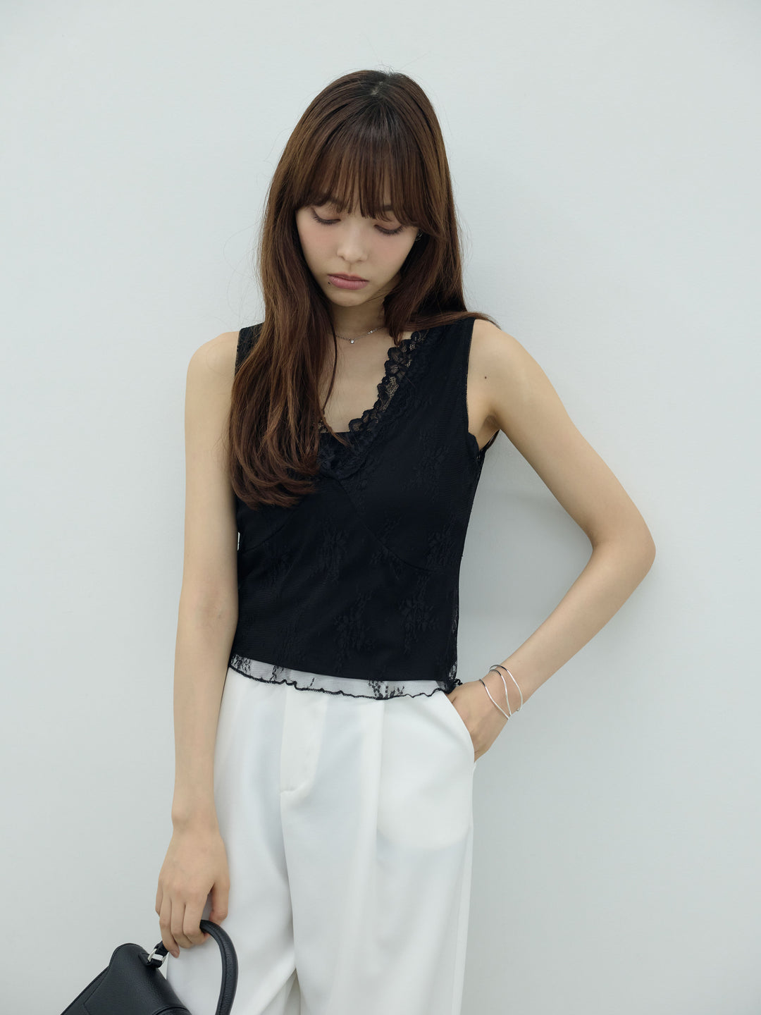 【SET】バックレースレイヤードノースリーブトップス+センタープレスベーシックストレートパンツ(2set)