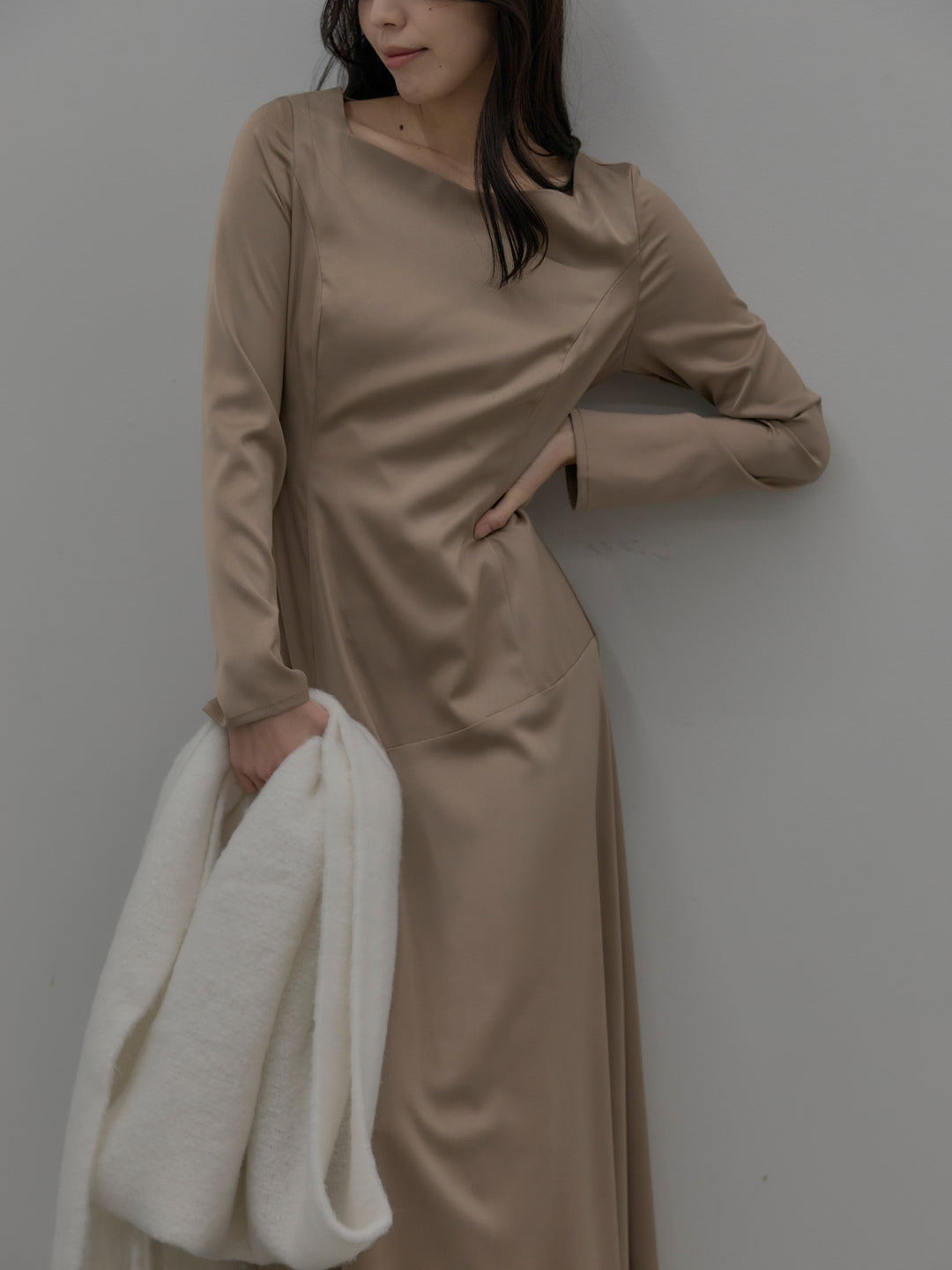 【Essential】ハートネックロングスリーブサテンワンピース