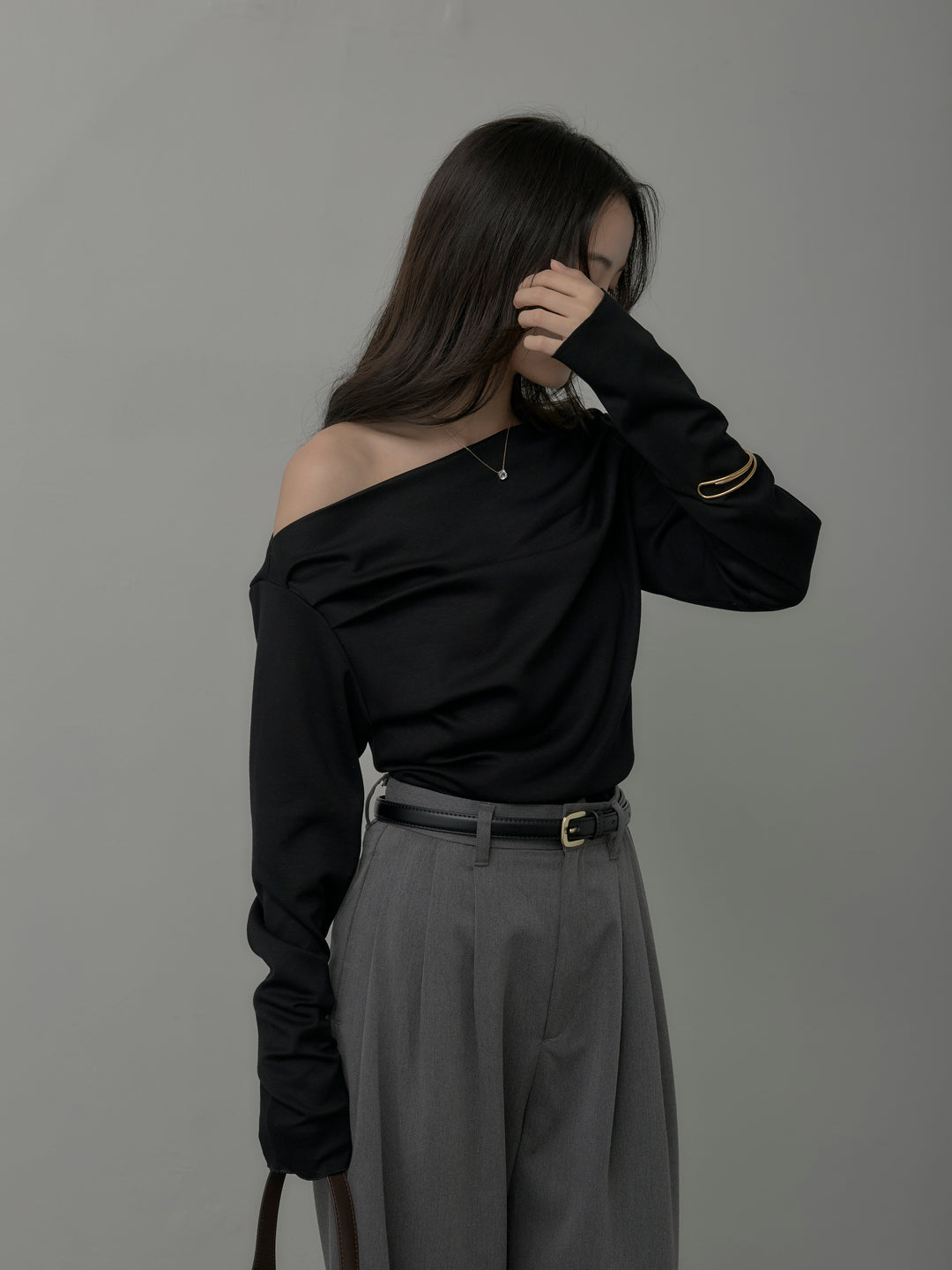 【SET】【Essential】2wayショルダードレープカットトップス+【Essential】３タックスラックス(2set)