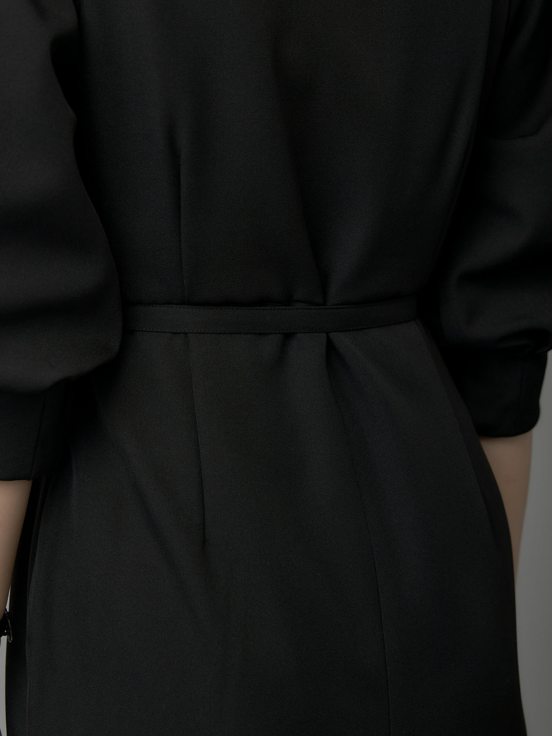 【Essential】裾レースパフスリーブワンピース