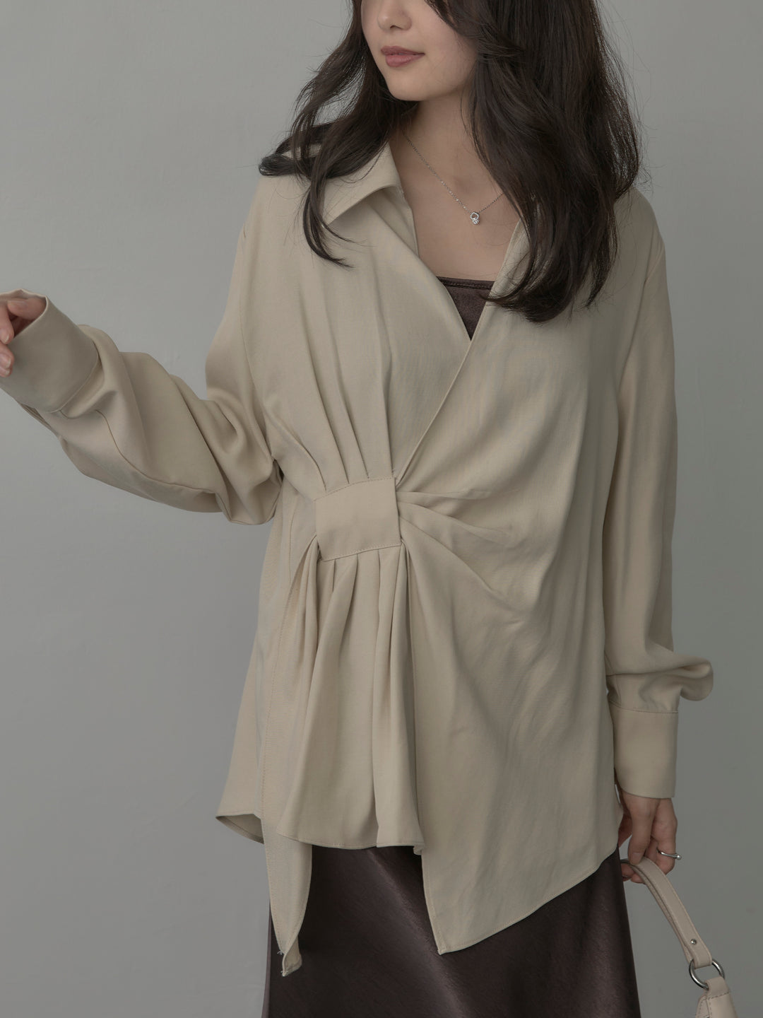 【SET】フロントラップデザインシャツ+ナローAラインサテンスカート(2set)