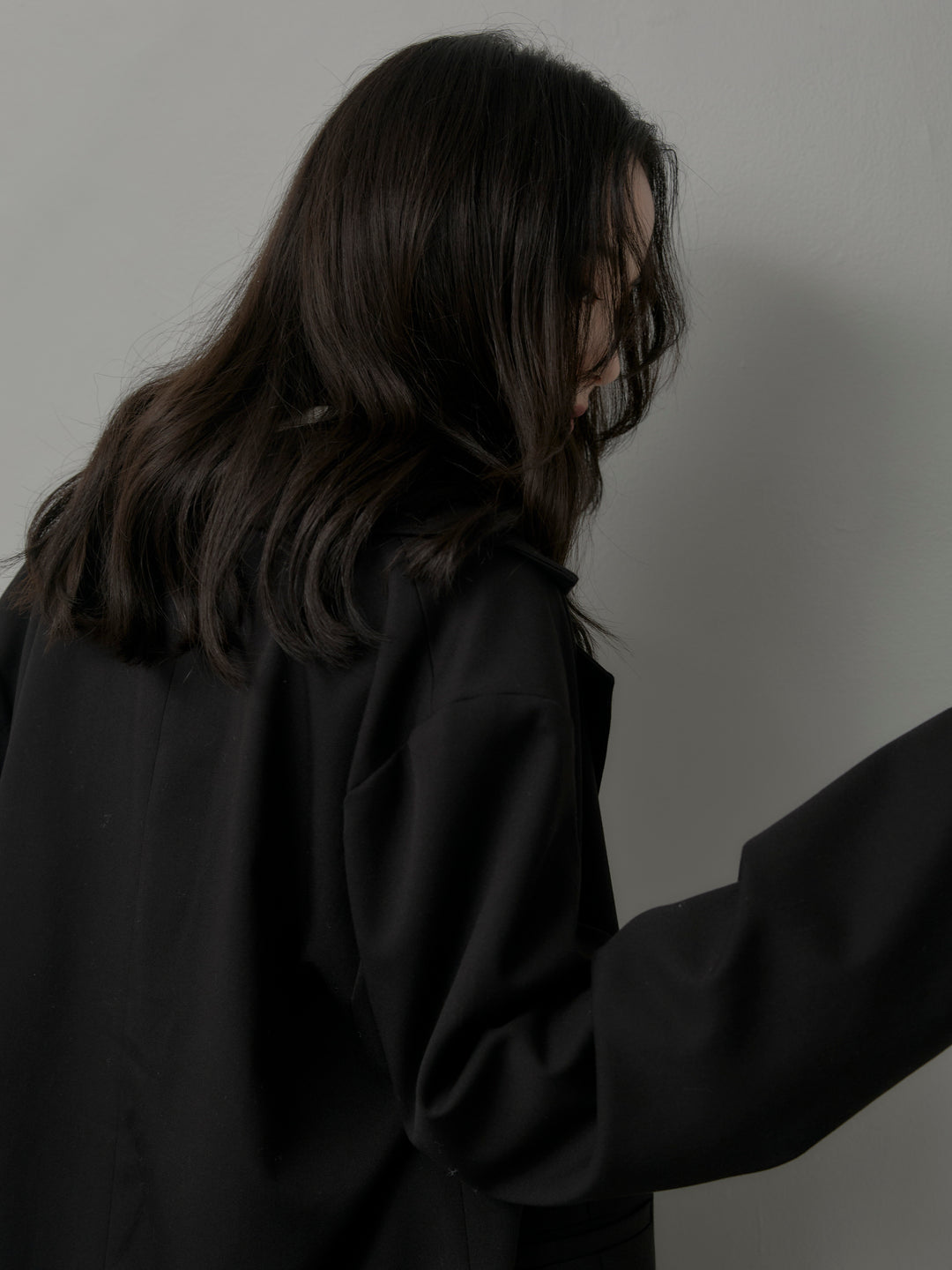 【SET】【Essential】ボックスシルエットテーラードジャケット+ケープ付きオーバーサテンシャツ+【Essential】ウールタッチミニスカート(3set)