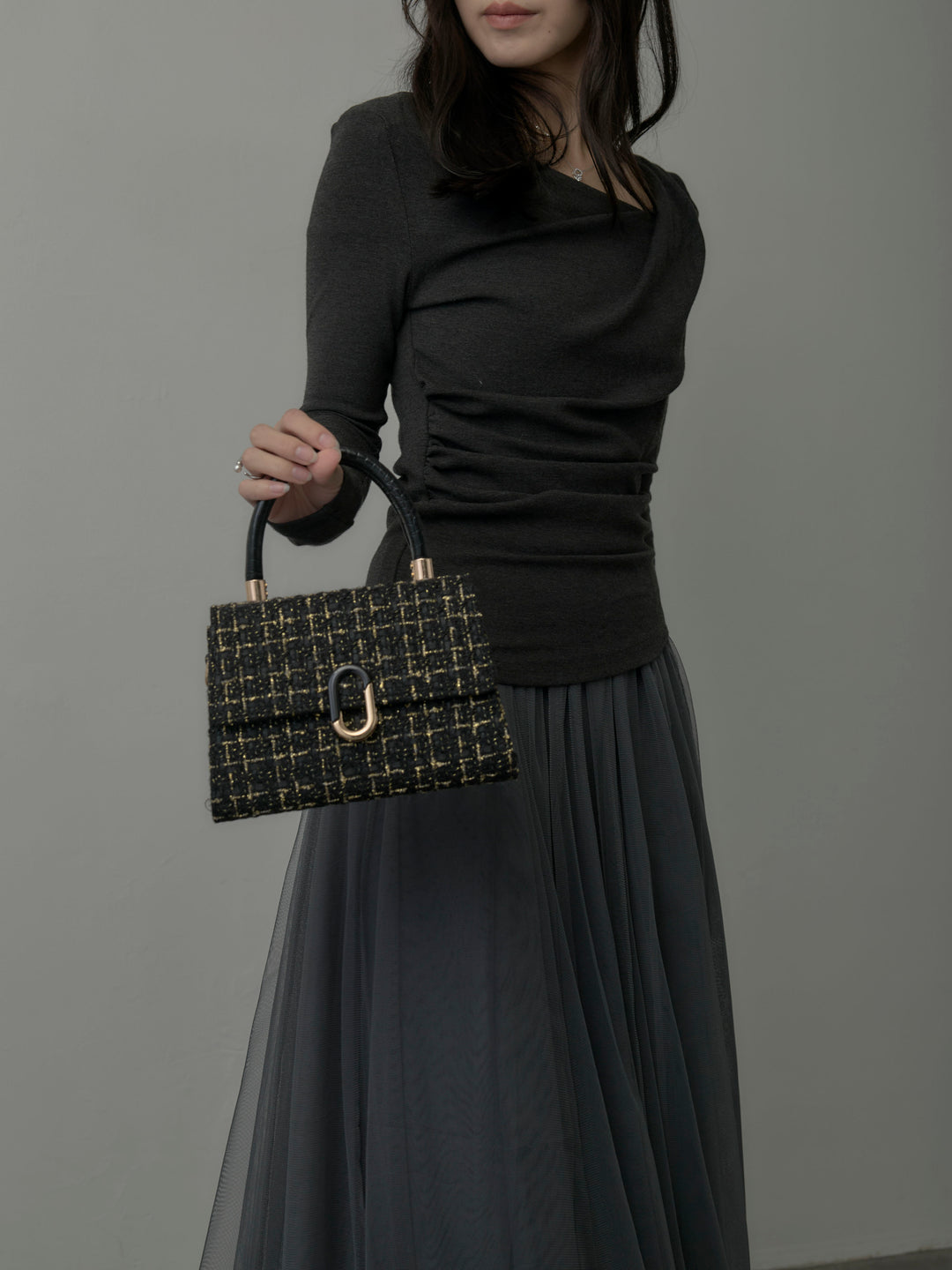 ドレープデザイントップス