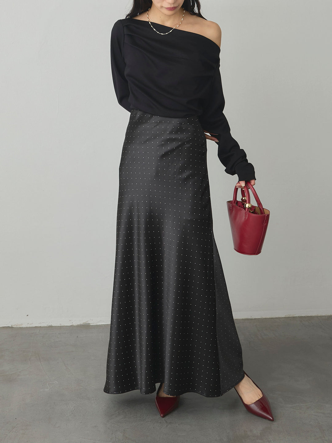 【SET】【Essential】2wayショルダードレープカットトップス+ドットサテンスカート(2set)