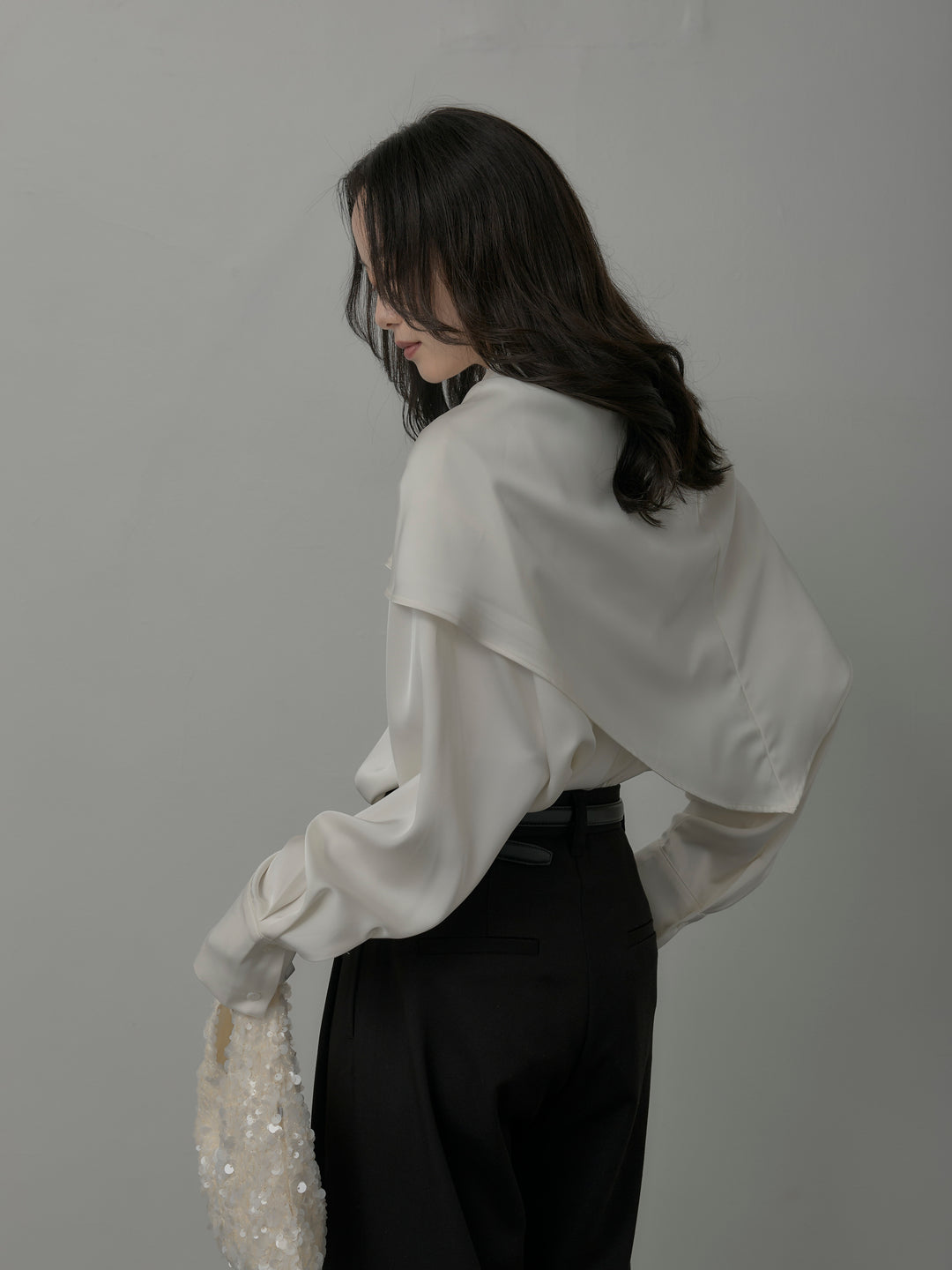 【SET】ケープ付きオーバーサテンシャツ+【Essential】３タックスラックス(2set)