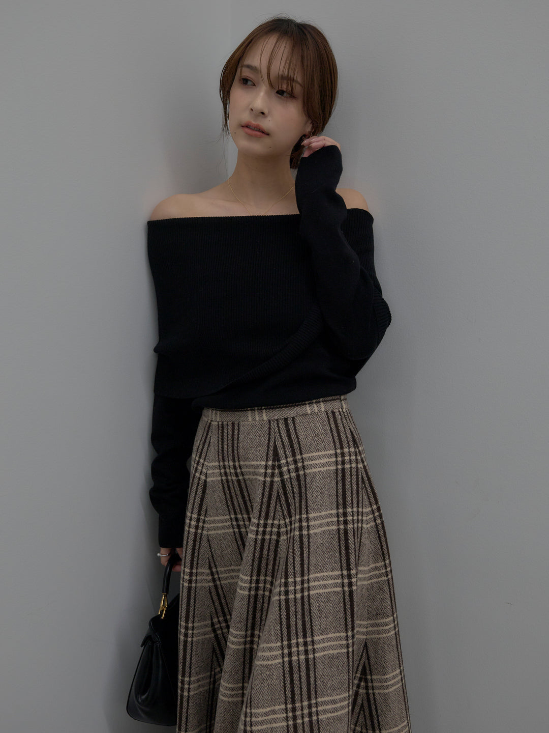 【SET】【premium touch】ソフトリブオフショルニットトップス+【Essential】クラシカルチェックウールタッチスカート(2set)