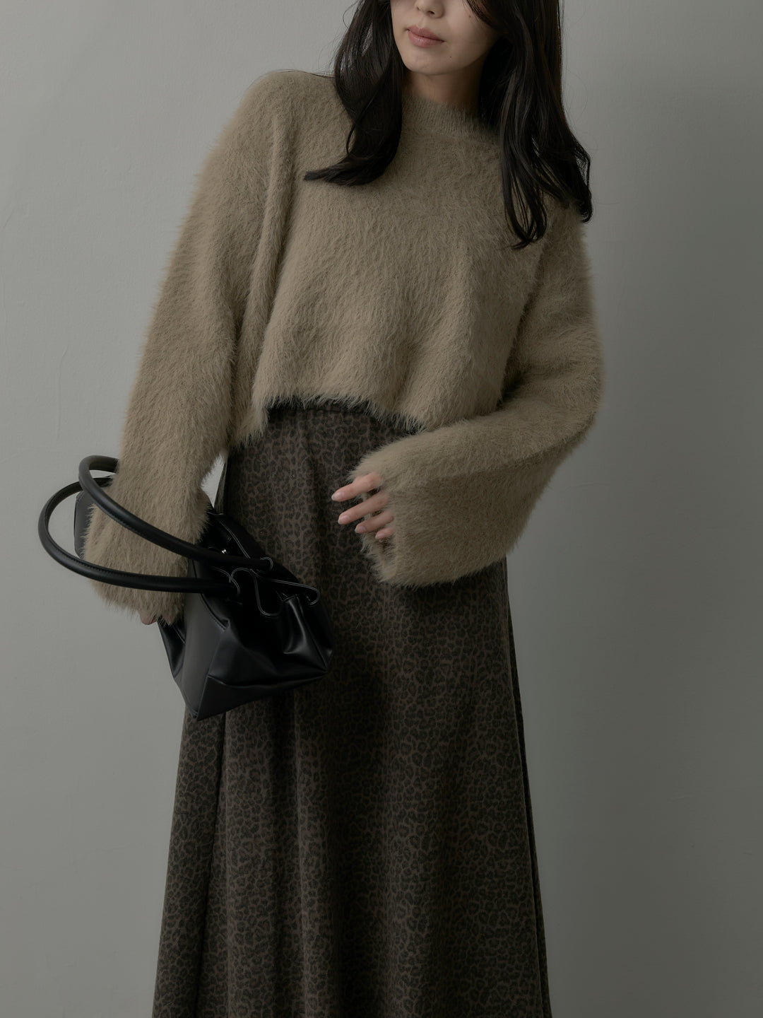 【SET】クロップドシャギーニットトップス+レオパードウールタッチフレアスカート(2set)