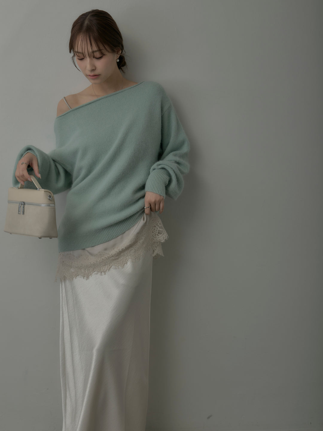【SET】【premium touch】2wayショルダーニットプルオーバー+レースサテンキャミソール+ナローAラインサテンスカート(3set)