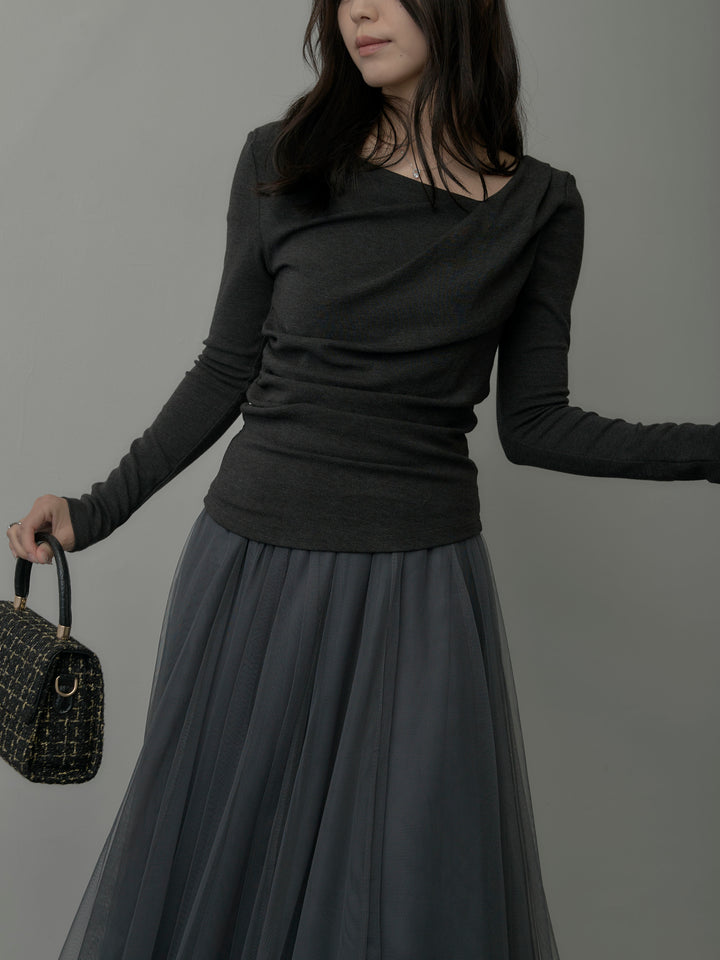 ドレープデザイントップス