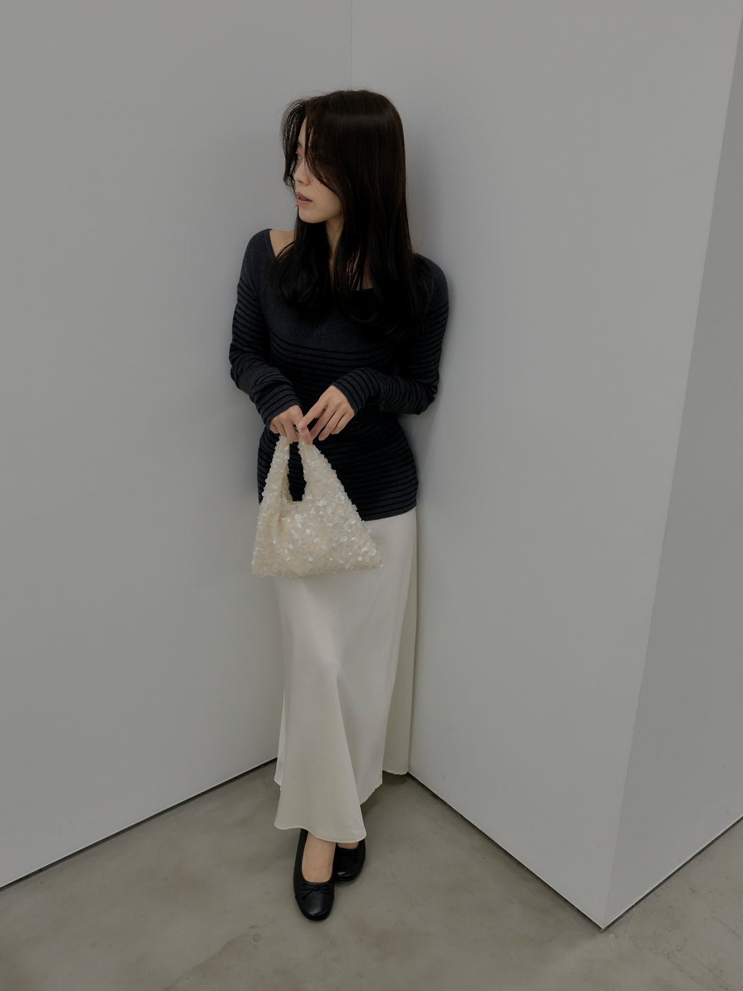 【SET】ハーフボーダーニットトップス+ナローAラインサテンスカート(2set)