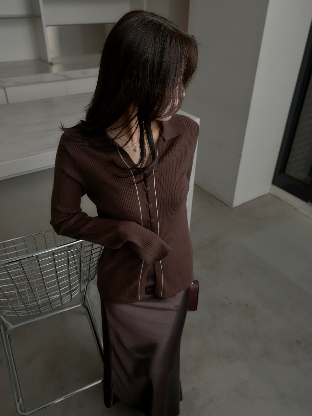 【SET】リブ配色ラインポロニットカーディガン+ナローAラインサテンスカート(2set)