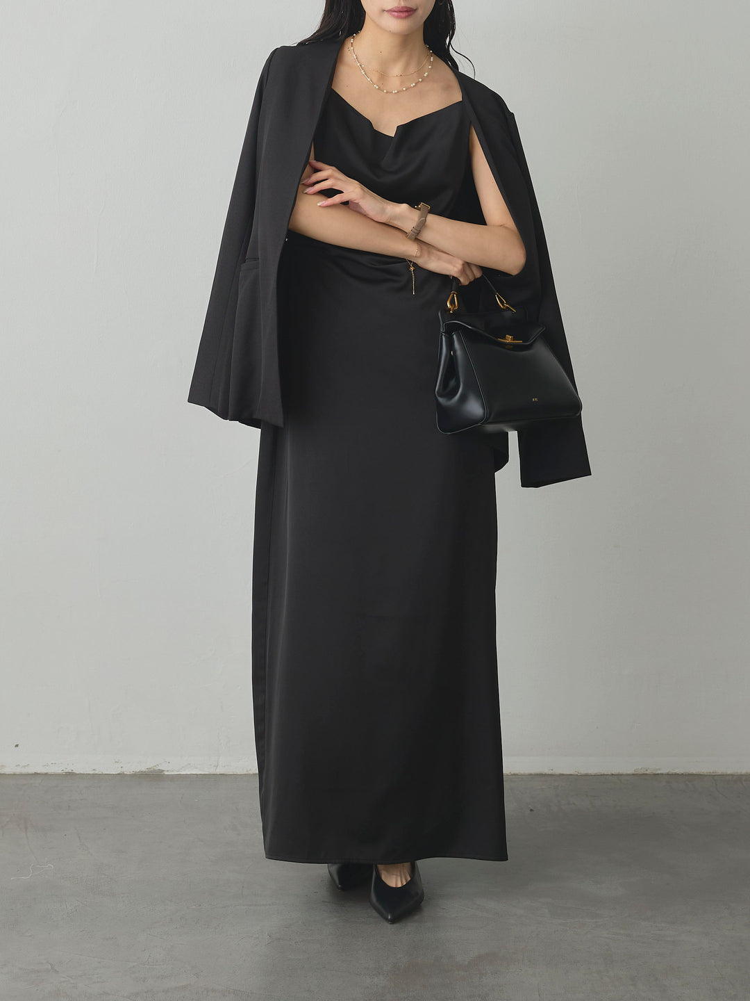 【SET】【Essential】フロントホックノーカラージャケット+【Essential】サテンドレープキャミワンピ(2set)