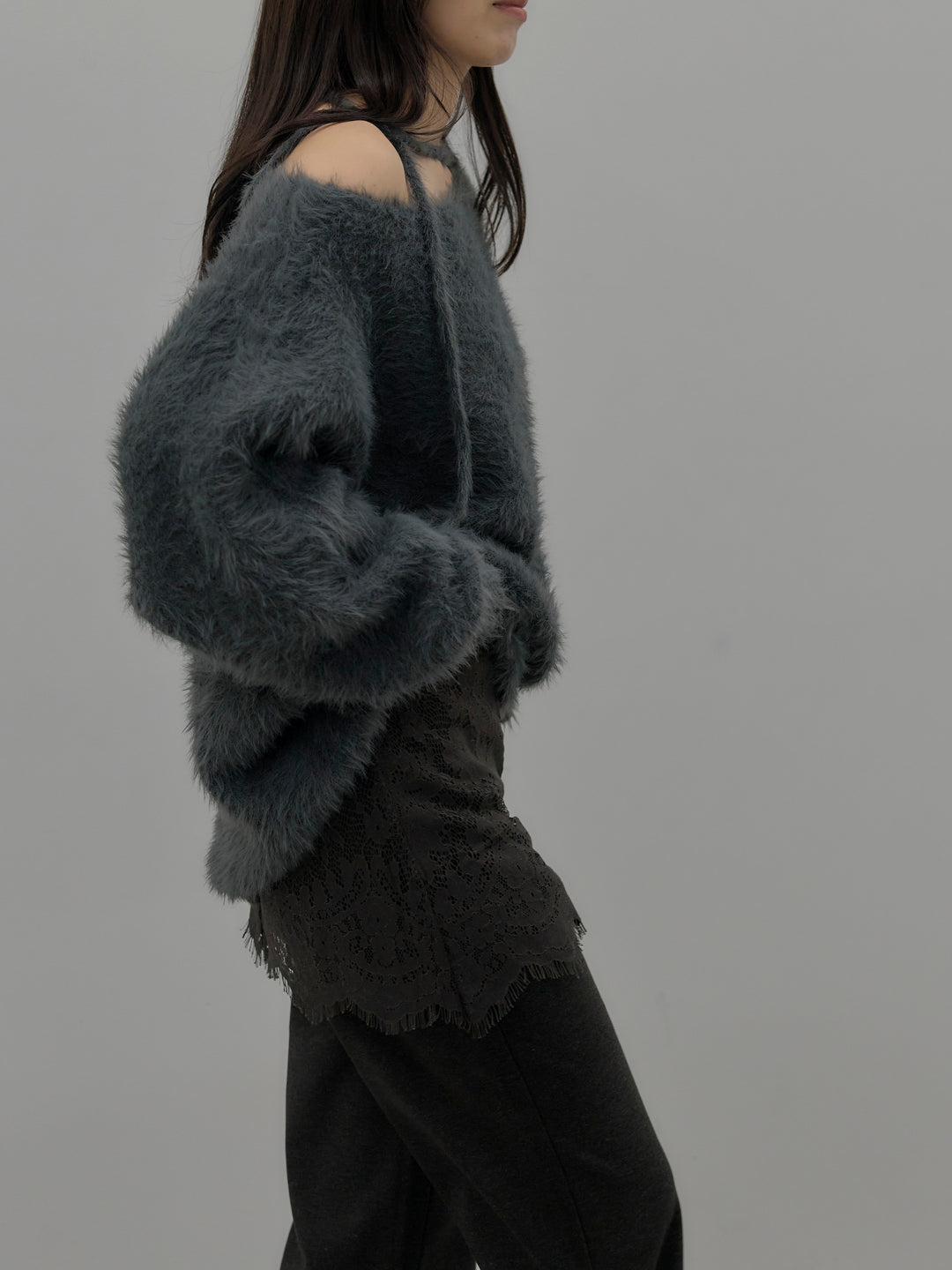 ネックリボンワンショルダーシャギーニット