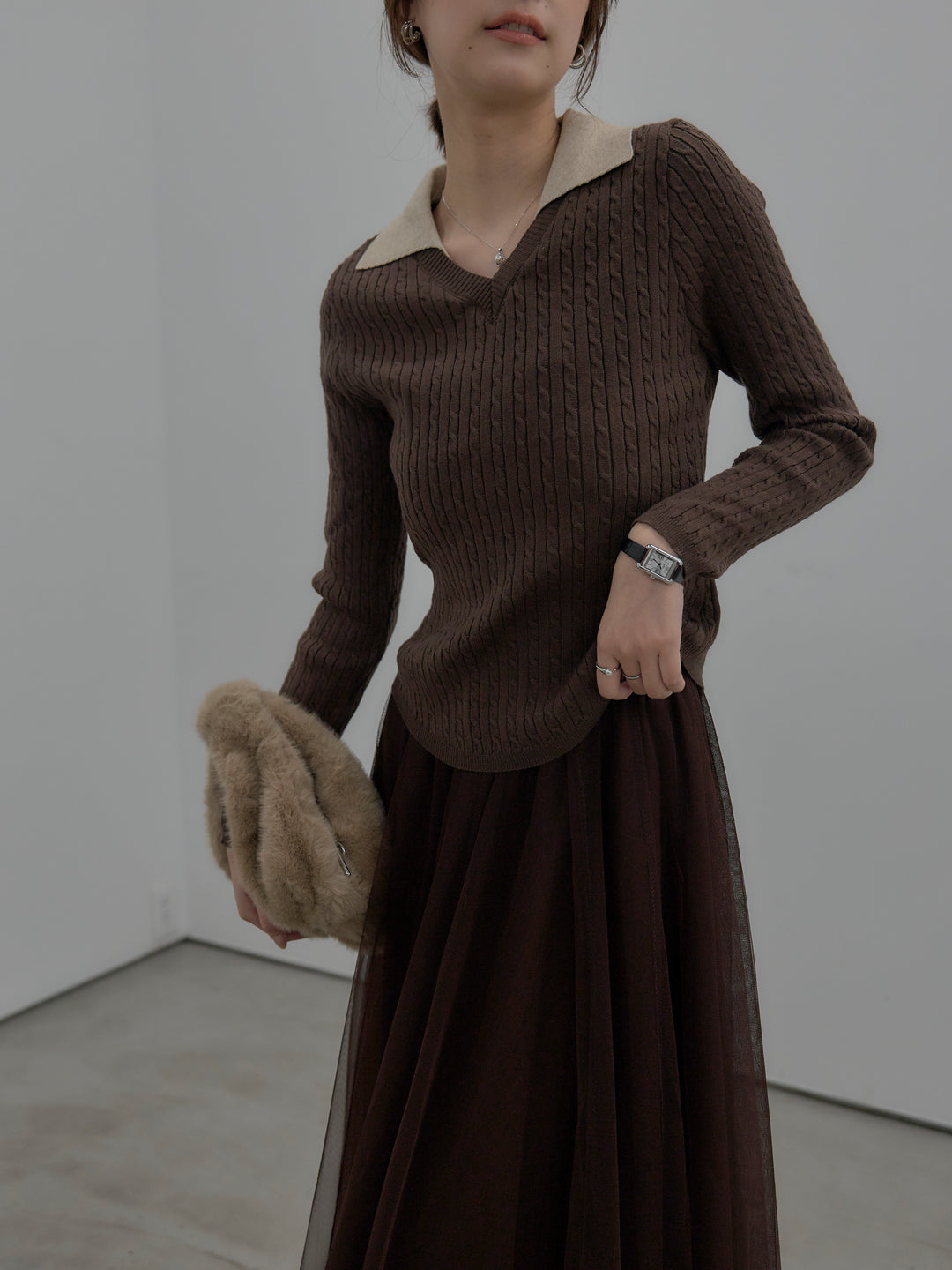 配色Vネックケーブルニットトップス