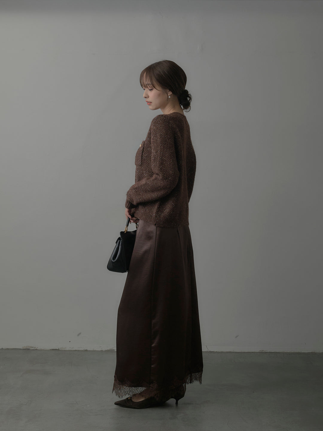 【SET】MIXニットゴールドボタンニットカーディガン+裾レースサテンスカート(2set)