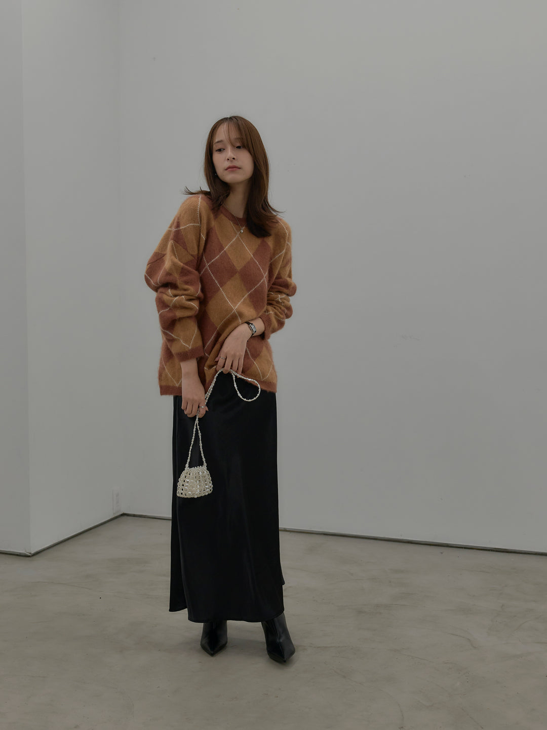 【SET】【premium touch】アーガイル柄ニットプルオーバー+ナローAラインサテンスカート(2set)