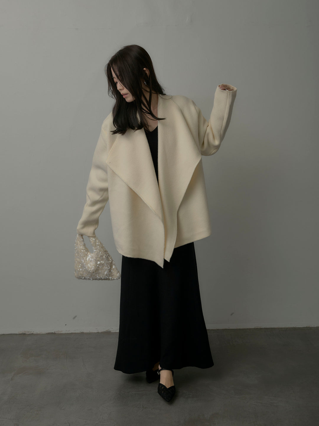 Vネックニットロングワンピース