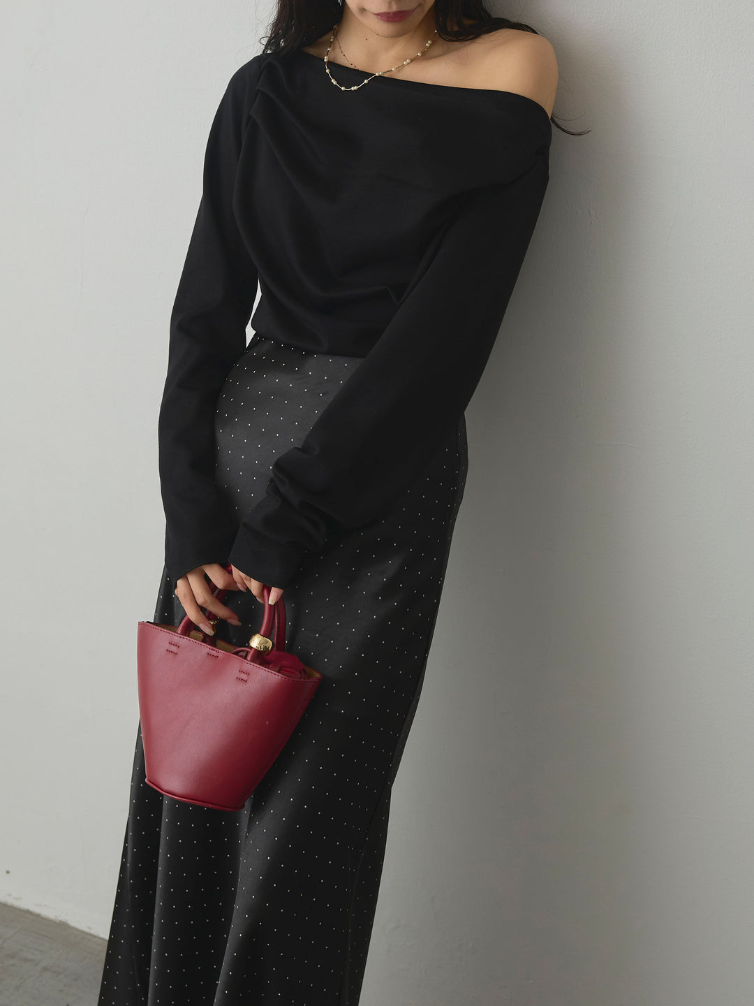 【SET】【Essential】2wayショルダードレープカットトップス+ドットサテンスカート(2set)