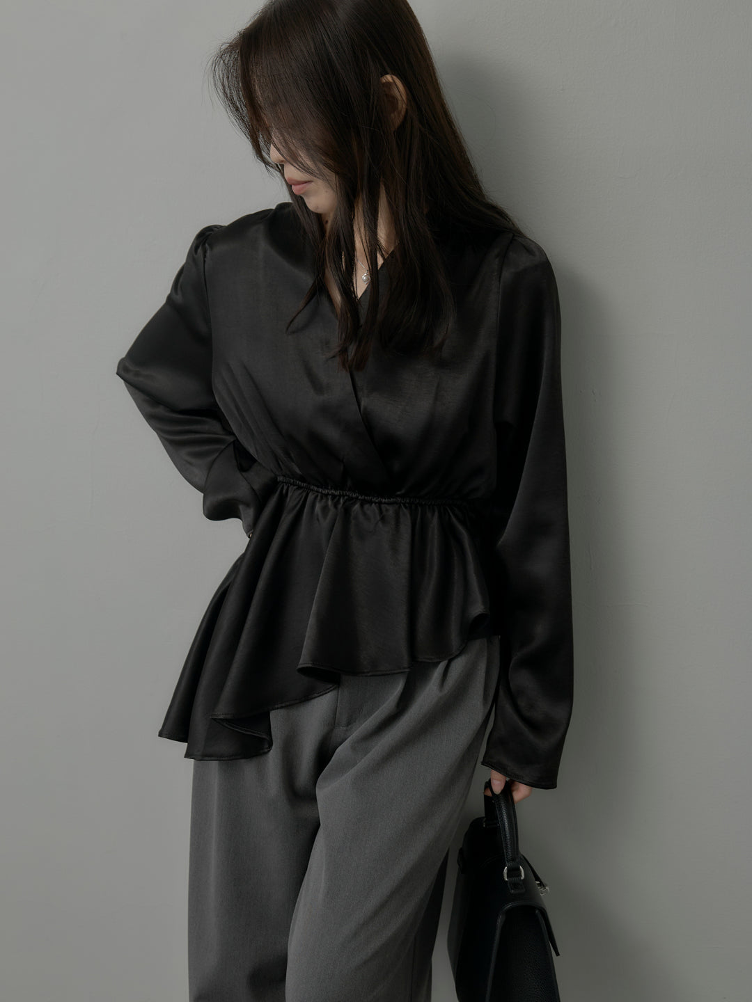 【SET】Vネックアシメサテンブラウス+【Essential】３タックスラックス(2set)