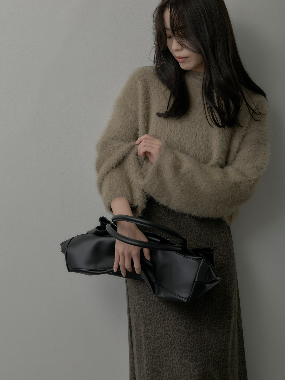 【SET】クロップドシャギーニットトップス+レオパードウールタッチフレアスカート(2set)